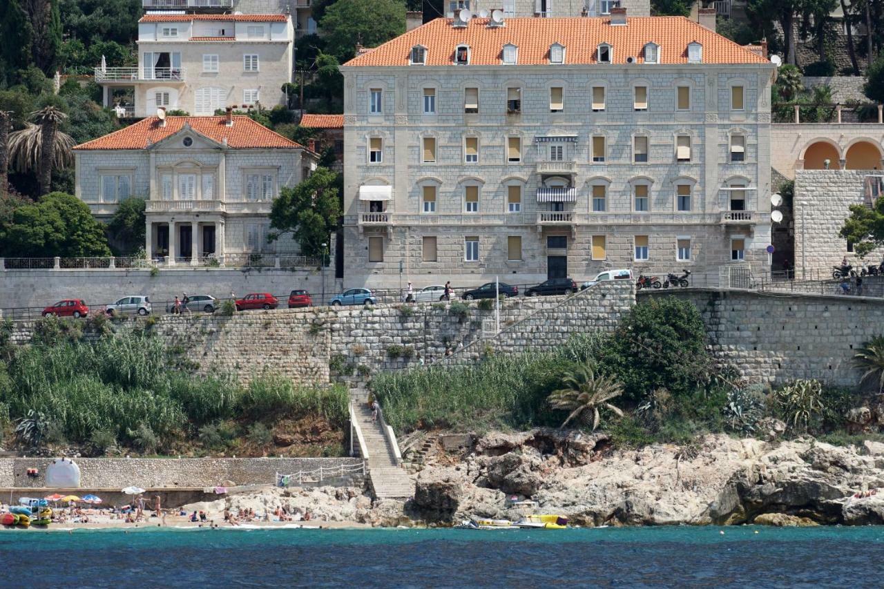 The Beachfront Old Town Apartament